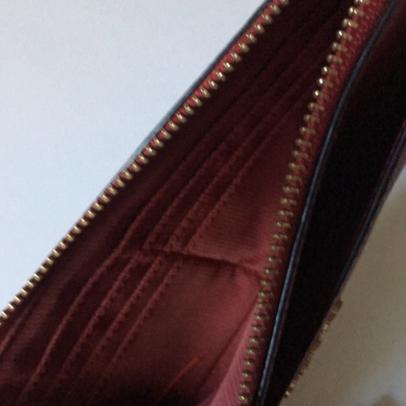 ♥️Gorgeous new Coach saffiano leather zip wallet♥️ - Picture 11 of 12